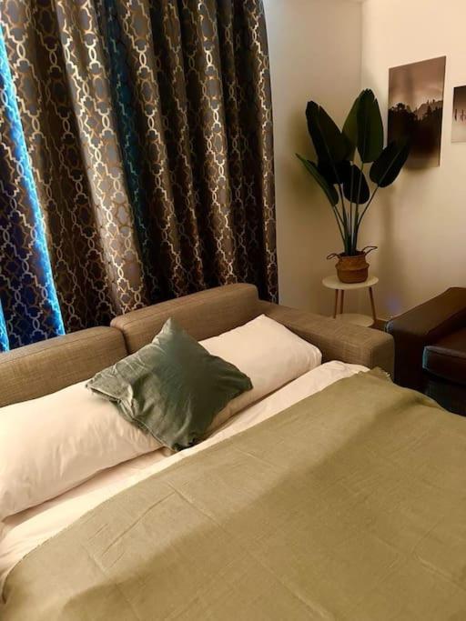 شقة Marina View With Pool, Gym, Tennis Court, 5 Mins To *